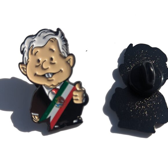 Pin AMLO Car Plate Pin For Caps And Clothing Enamel Badge Pin Presidente Andres - Picture 1 of 7